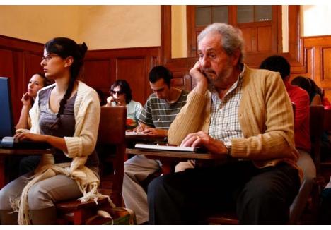 STUDENT LA 70 DE ANI. Una dintre peliculele programate în Săptămâna Filmului Latino American este "El estudiante" (Studentul), despre un bărbat de 70 de ani care decide să se întoarcă la facultate şi se călăuzeşte după romanul "Don Quijote"